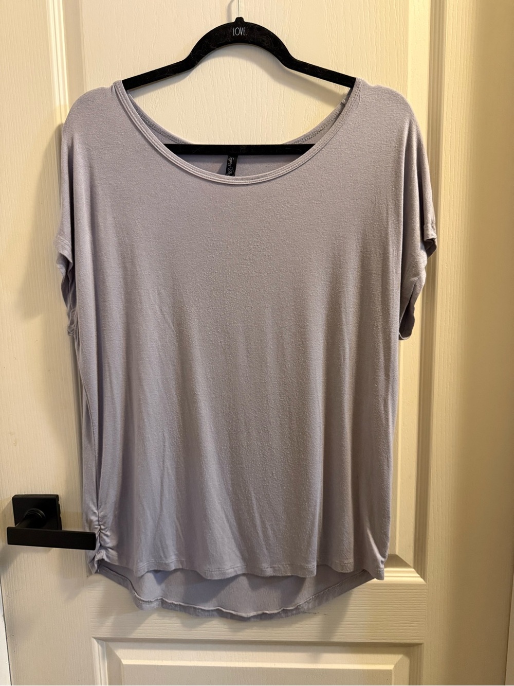 Women's Scoop Neck Short Sleeve Tee in Light Lavender